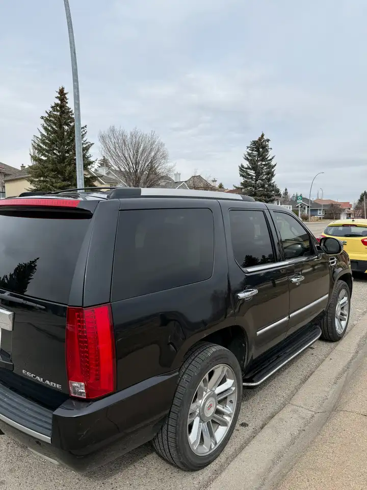 Cadillac Escalade снимка Cadillac Escalade