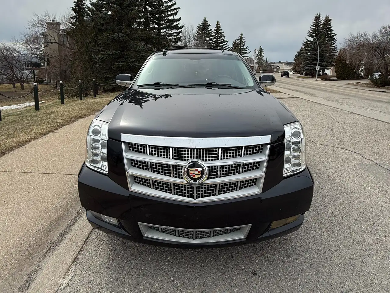 Cadillac Escalade снимка Cadillac Escalade