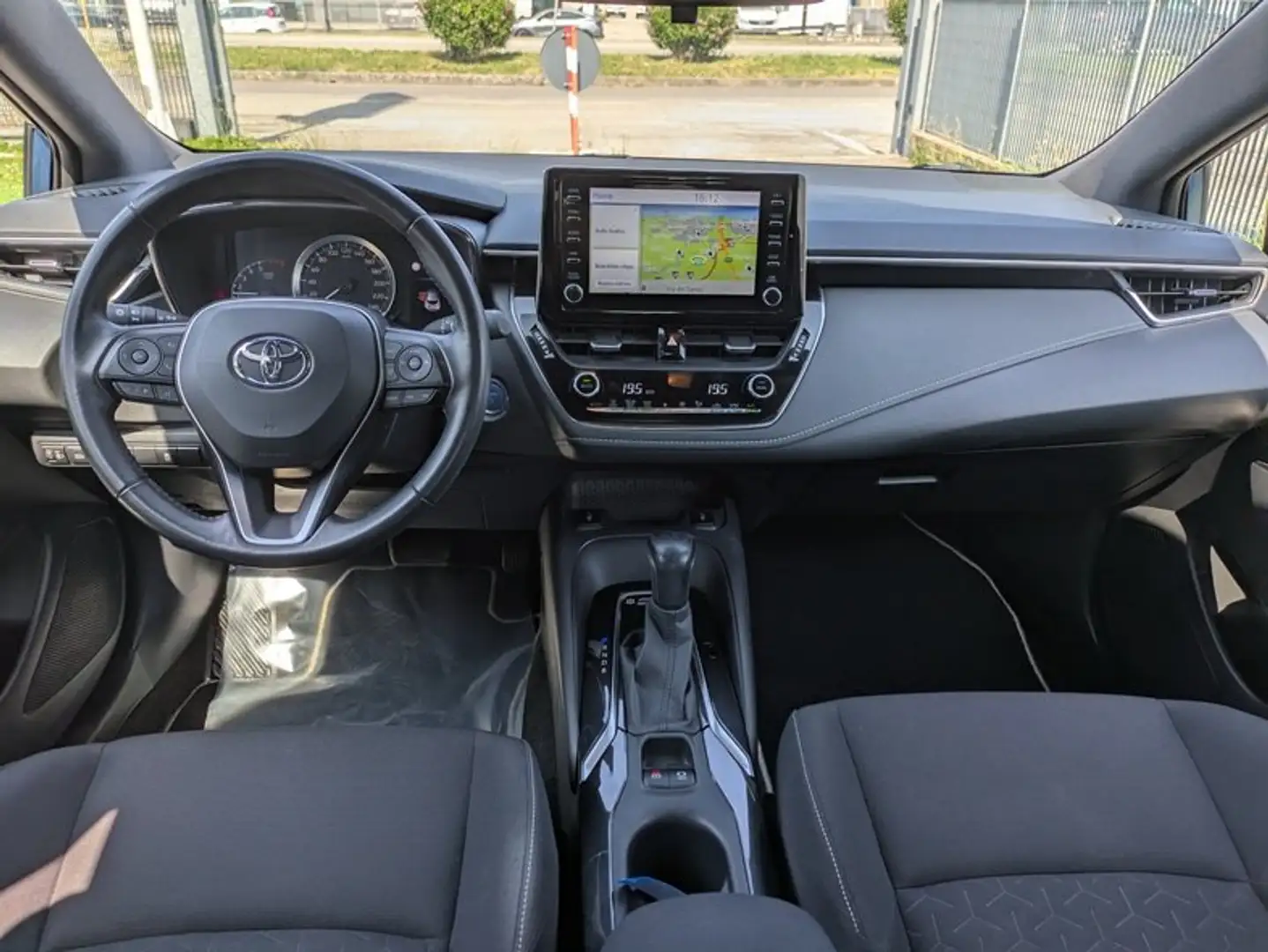Toyota Corolla 1.8h Business cvt Blu/Azzurro - 2