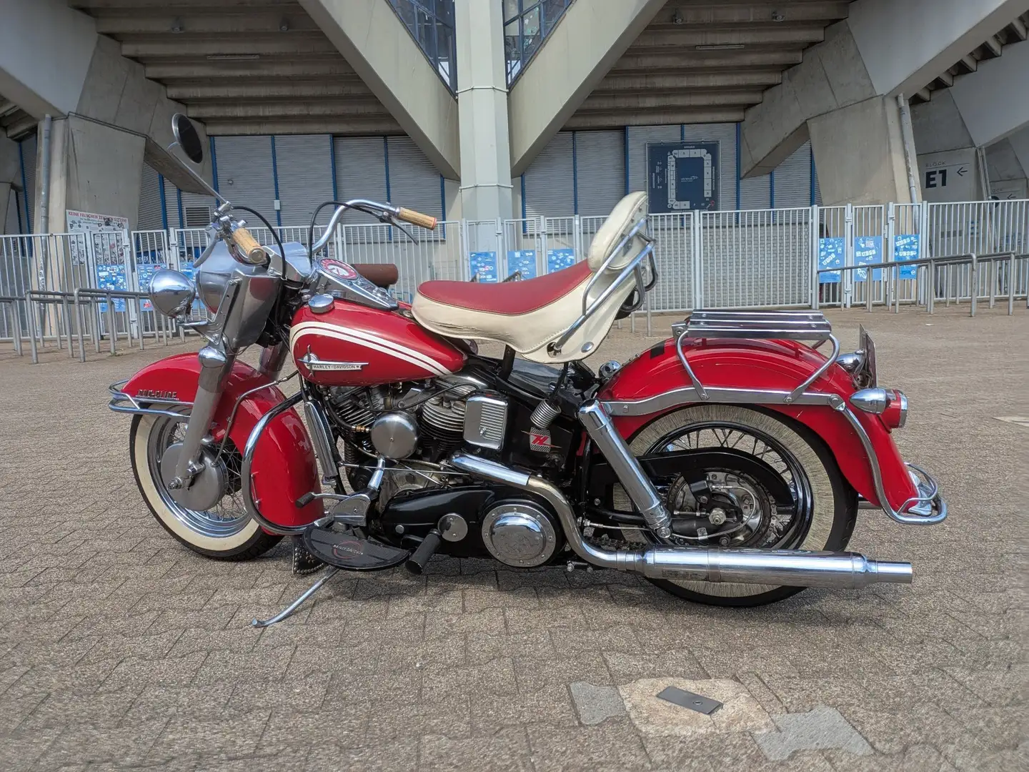 Harley-Davidson Panhead Duo Glide Red - 2