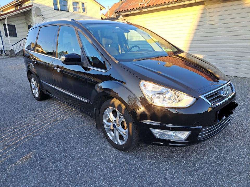 Ford Galaxy II 2.2 TDCI 200 FAP Titanium X A - foto 1