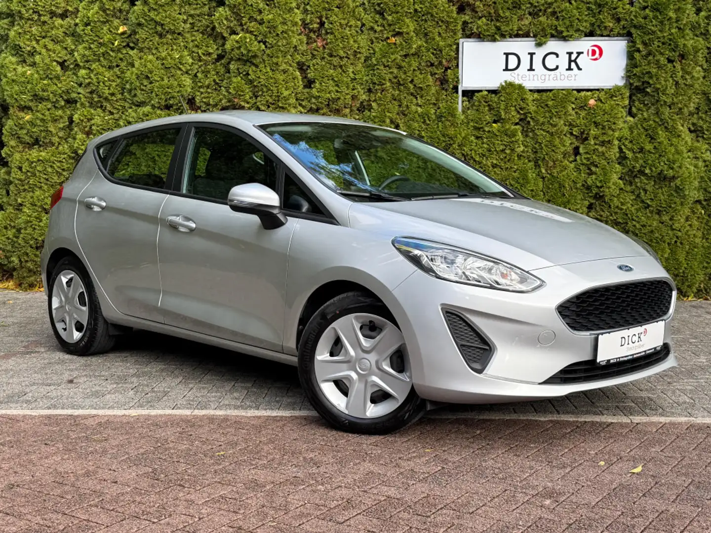 Ford Fiesta 1.5 TDCI Cool & Connect NAV+SHZ+TEMP+MFL+ Silber - 1