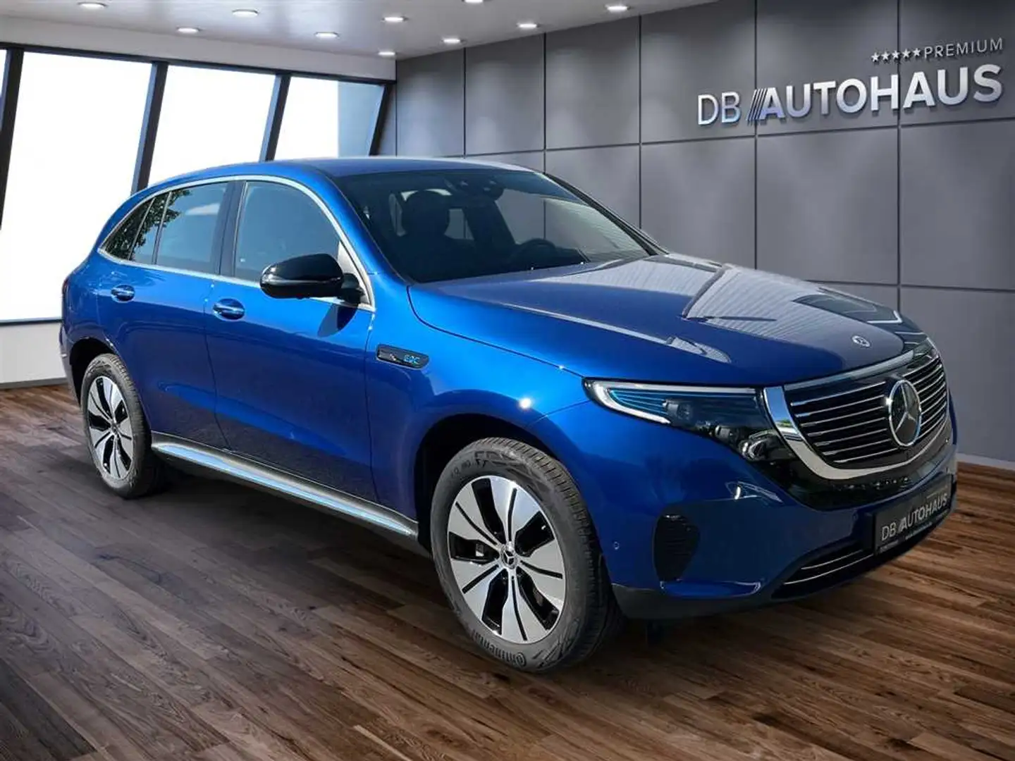 Mercedes-Benz EQC 400 4MATIC Niebieski - 2