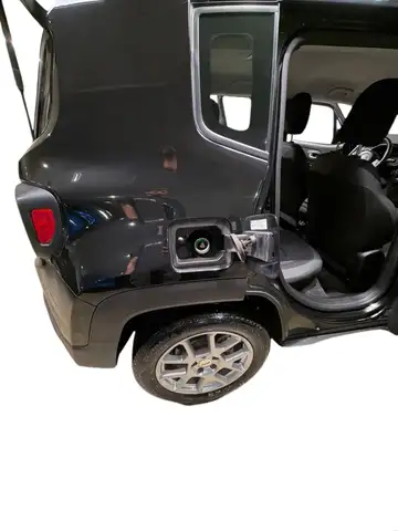 Jeep Renegade view 21