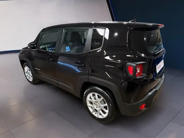 Jeep Renegade view 3