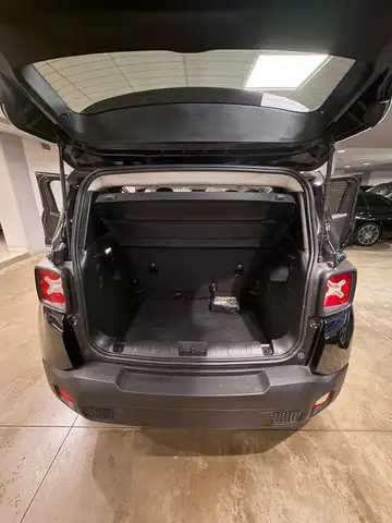 Jeep Renegade view 20