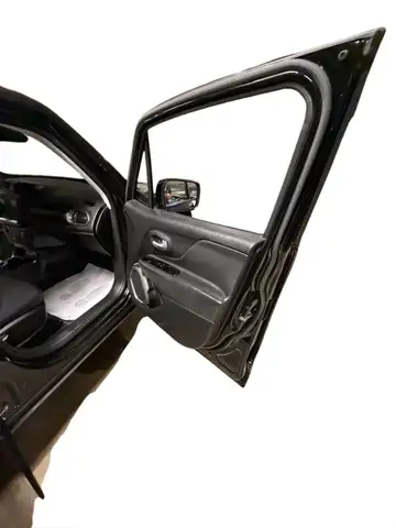 Jeep Renegade view 25