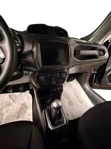 Jeep Renegade view 12