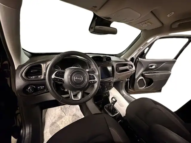 Jeep Renegade view 15
