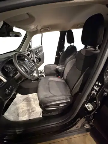 Jeep Renegade view 14