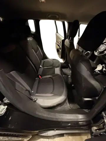 Jeep Renegade view 23