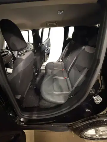 Jeep Renegade view 18