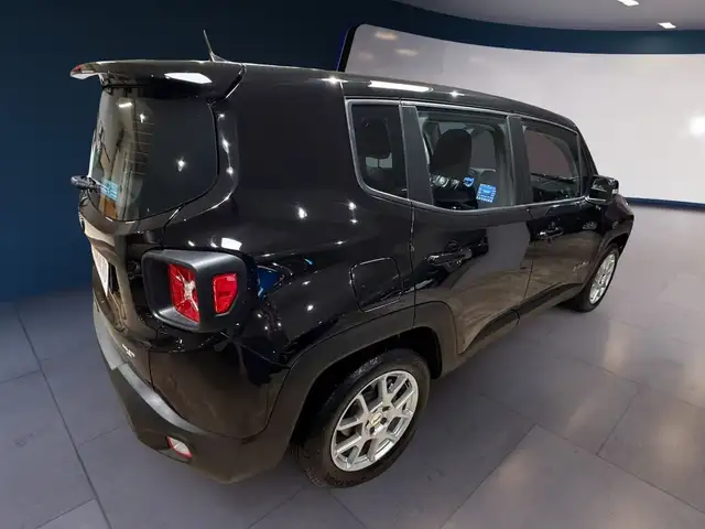Jeep Renegade view 2