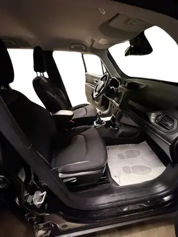 Jeep Renegade view 27