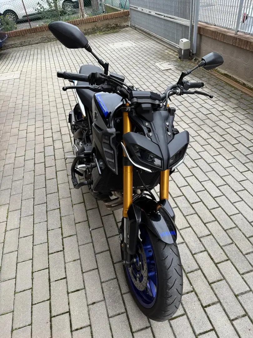 Yamaha MT-09 Azul - 1