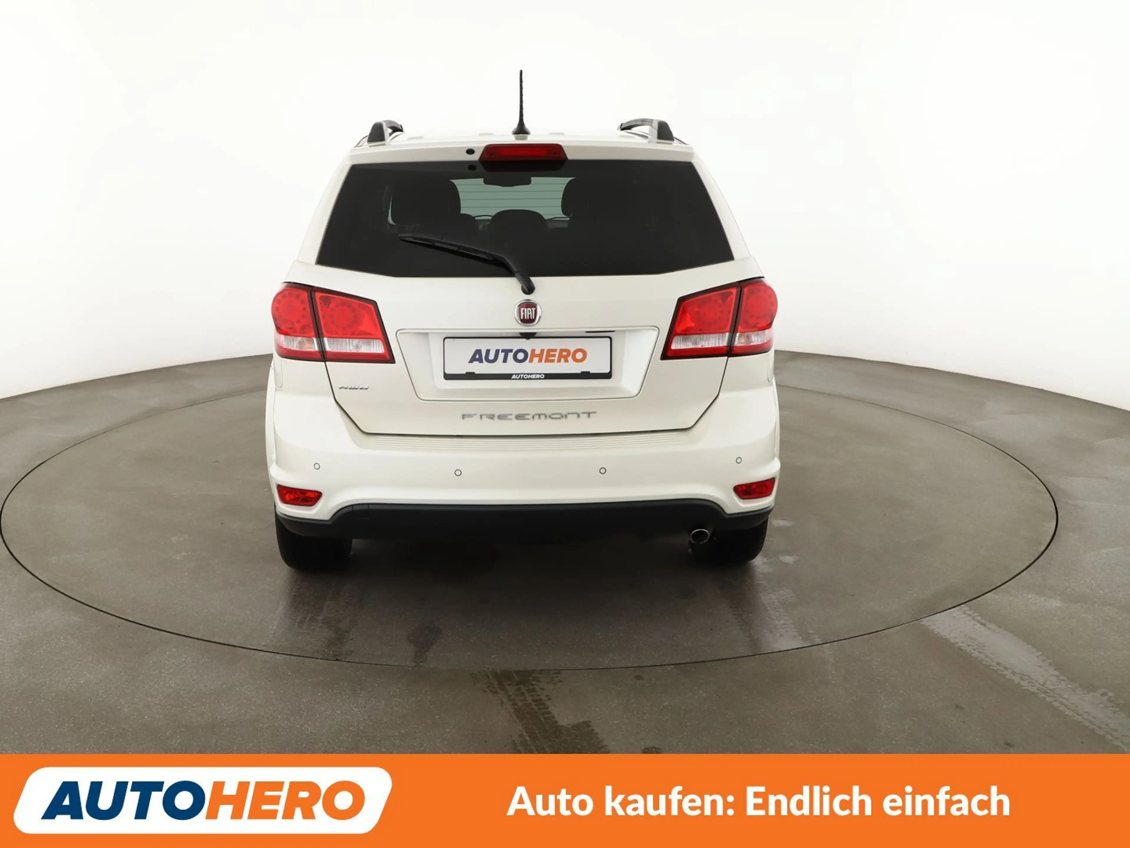 Fiat Freemont 2.0 Multijet Black Code AWD Aut*7-SITZER*NAVI*CAM* — photo 5