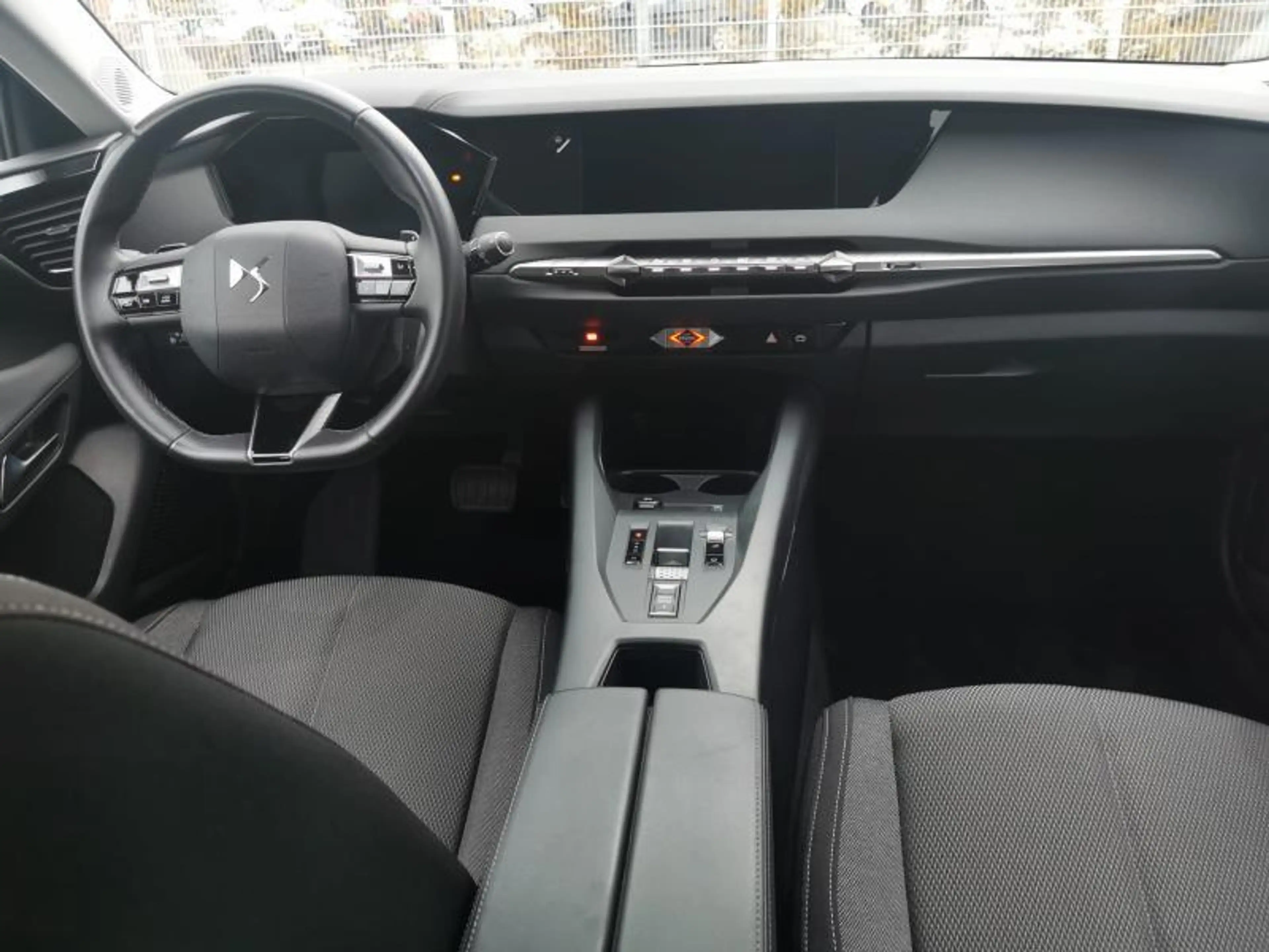 DS Automobiles DS 4 Bastille + / EAT8 / 130ch — photo 7