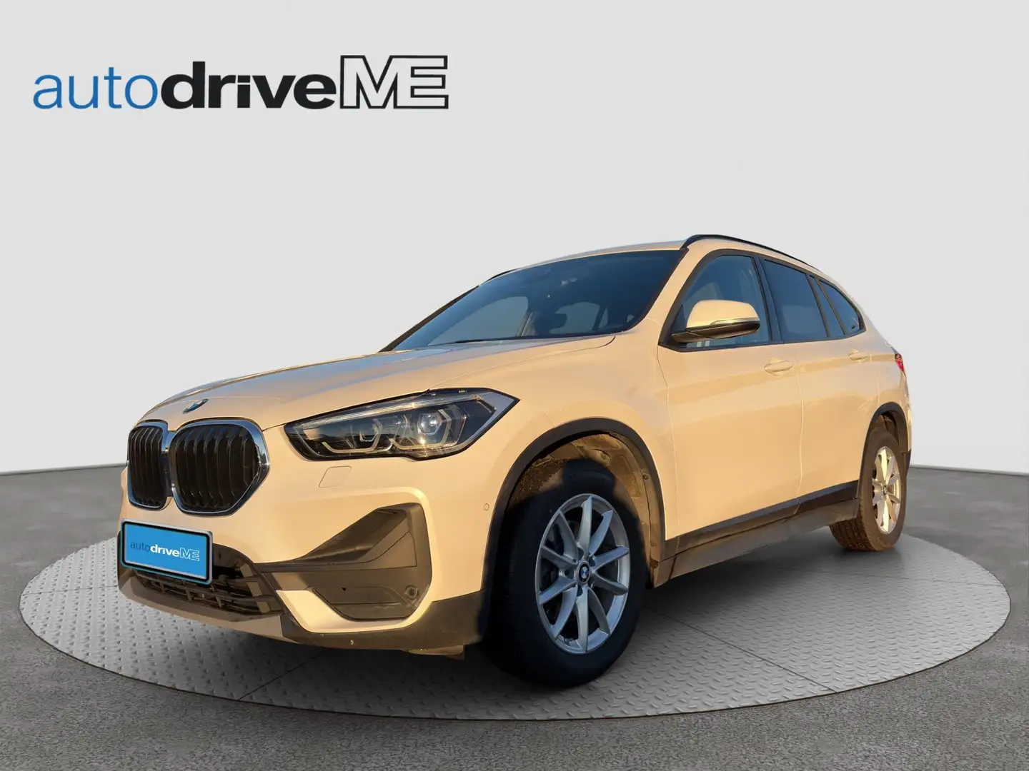 BMW X1 xDrive18d Weiß - 1