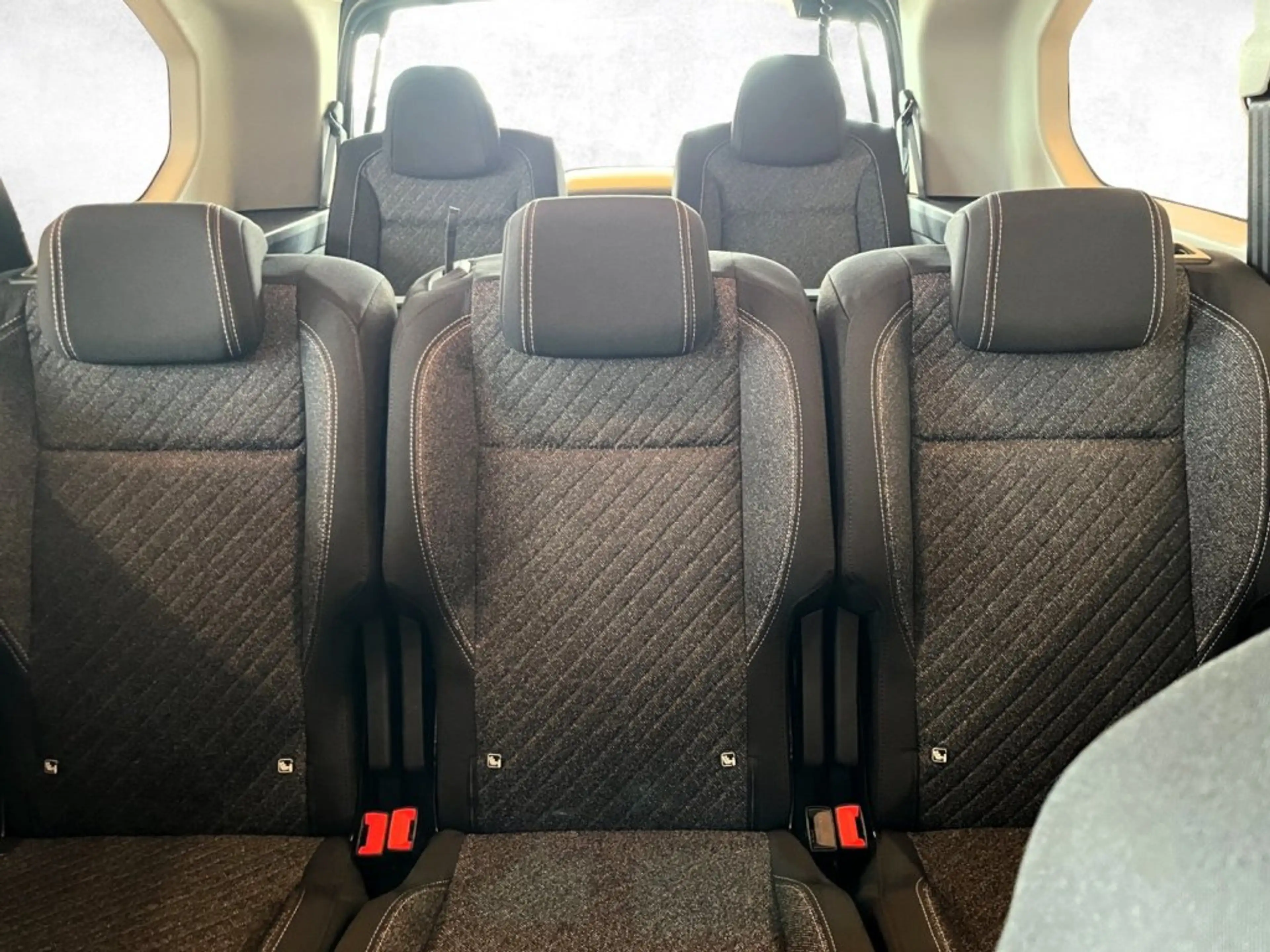 Peugeot Rifter Lang Allure BHDI 130 6 Gang — photo 13