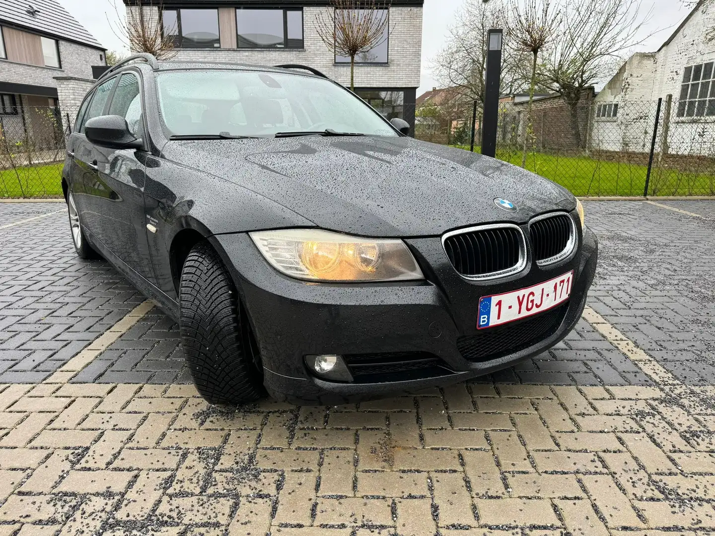 BMW 320 d Zwart - 1