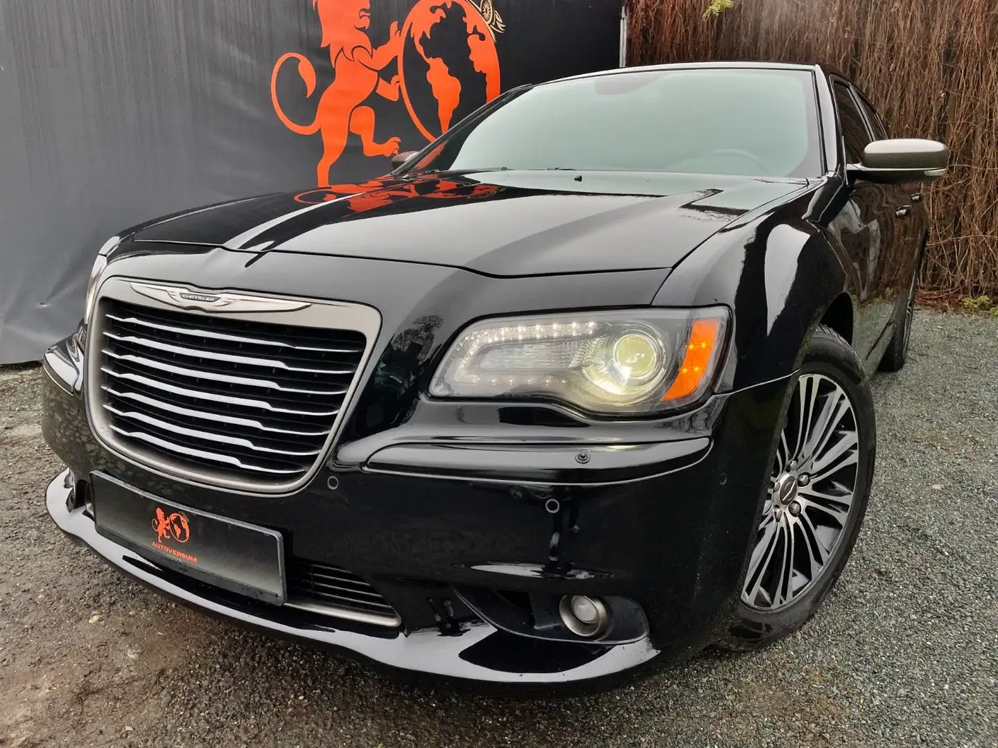 Chrysler 300C #JOHN-VARVATOS#LPG#ALLRAD#5.7L#PANO#LEDER Negro - 1