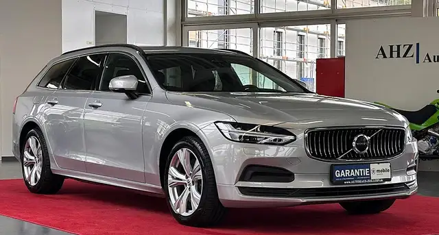 Volvo V90 2.0 B4 AWD CORE ACC RFK LED