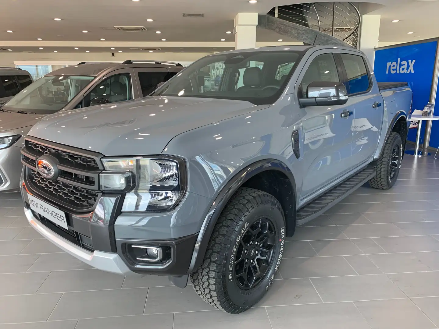 Ford Ranger 2.0 DIESEL 205 CV 4X4 TREMOR 5 POSTI AUTOCARRO Gris - 1
