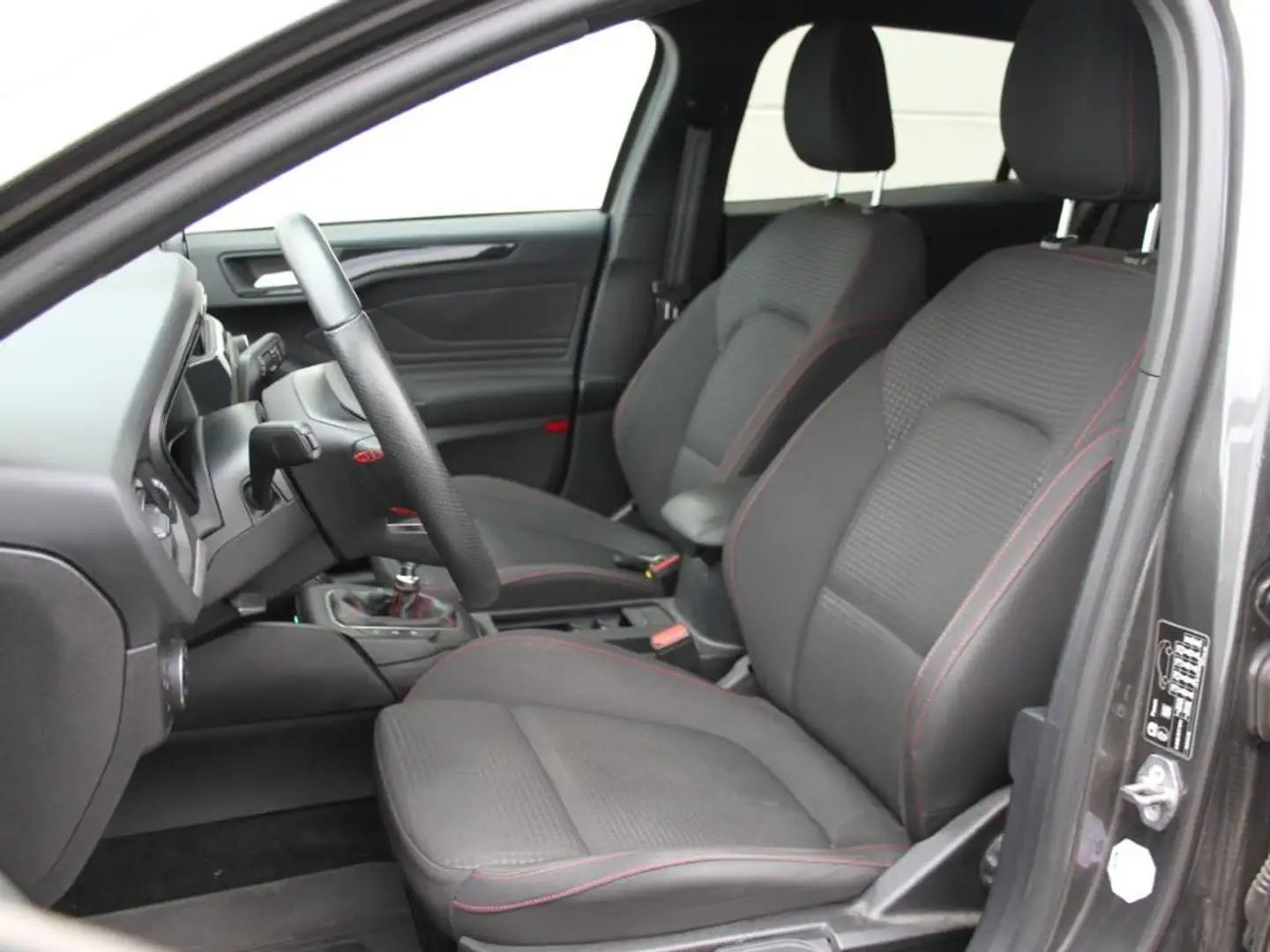 Ford Focus 1.0 MHEV ST-Line BLIS Winter LED ACC 18" Grigio - 2