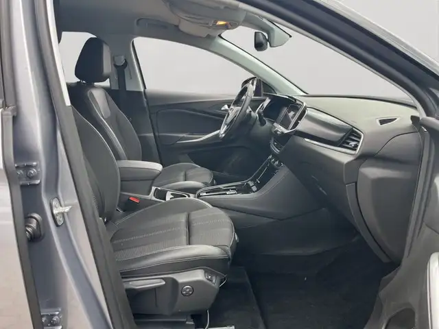 Opel Grandland view 9