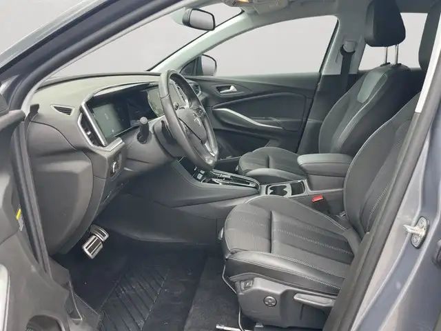 Opel Grandland view 8
