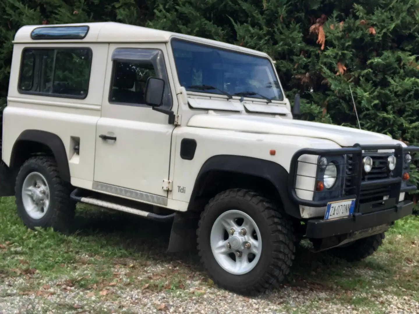 Land Rover Defender Defender 90 2.5 tdi Hard top Белый - 1
