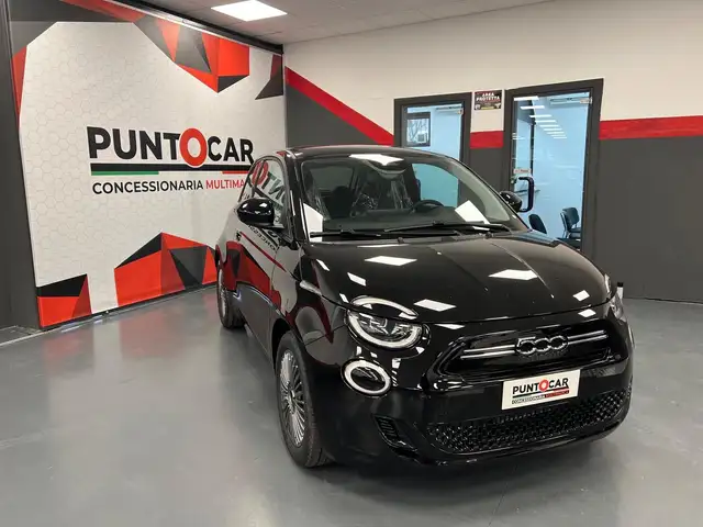 Fiat 500 view 3