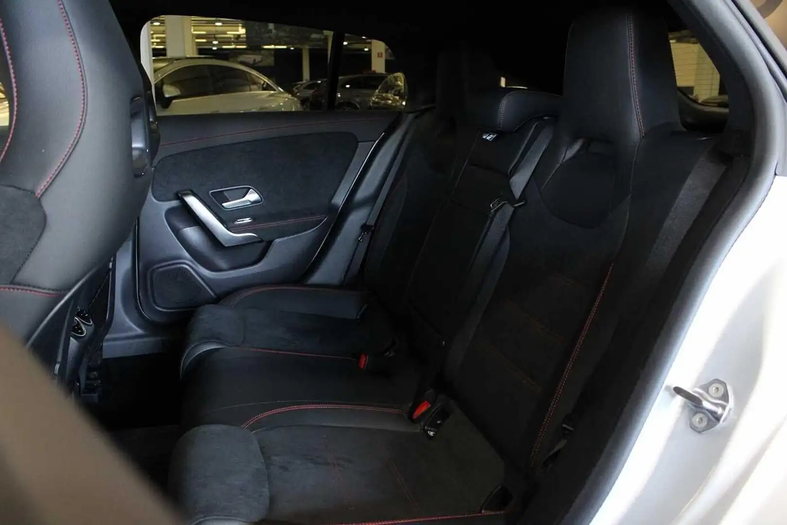 Mercedes-Benz CLA 180 Shooting Brake AMG Line | Panoramisch Dak | Verwar - 2