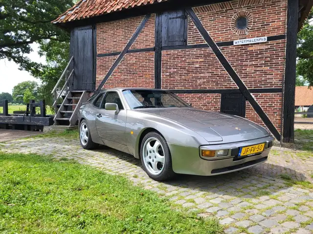 Porsche 944 8x Porsche 944 op voorraad!