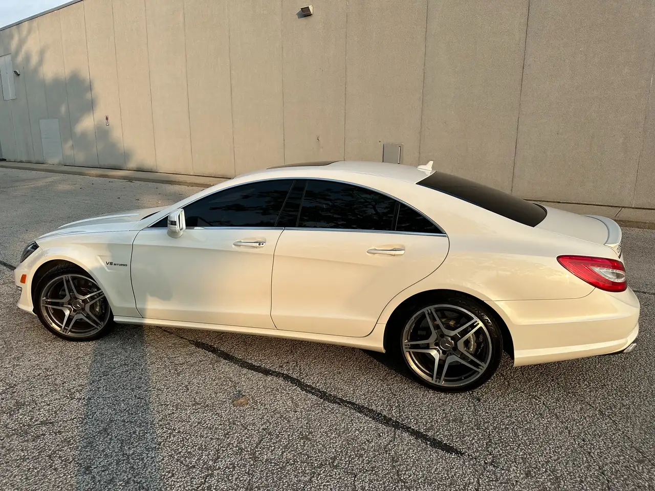 Mercedes-Benz CLS снимка Mercedes-Benz CLS