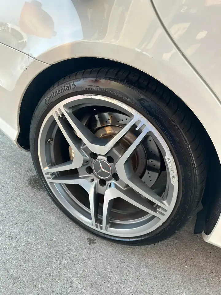 Mercedes-Benz CLS снимка Mercedes-Benz CLS