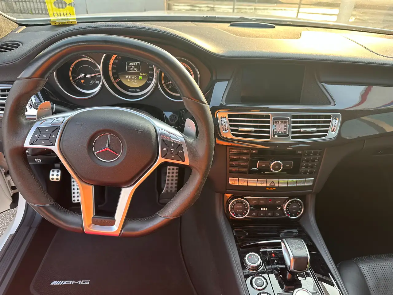 Mercedes-Benz CLS снимка Mercedes-Benz CLS