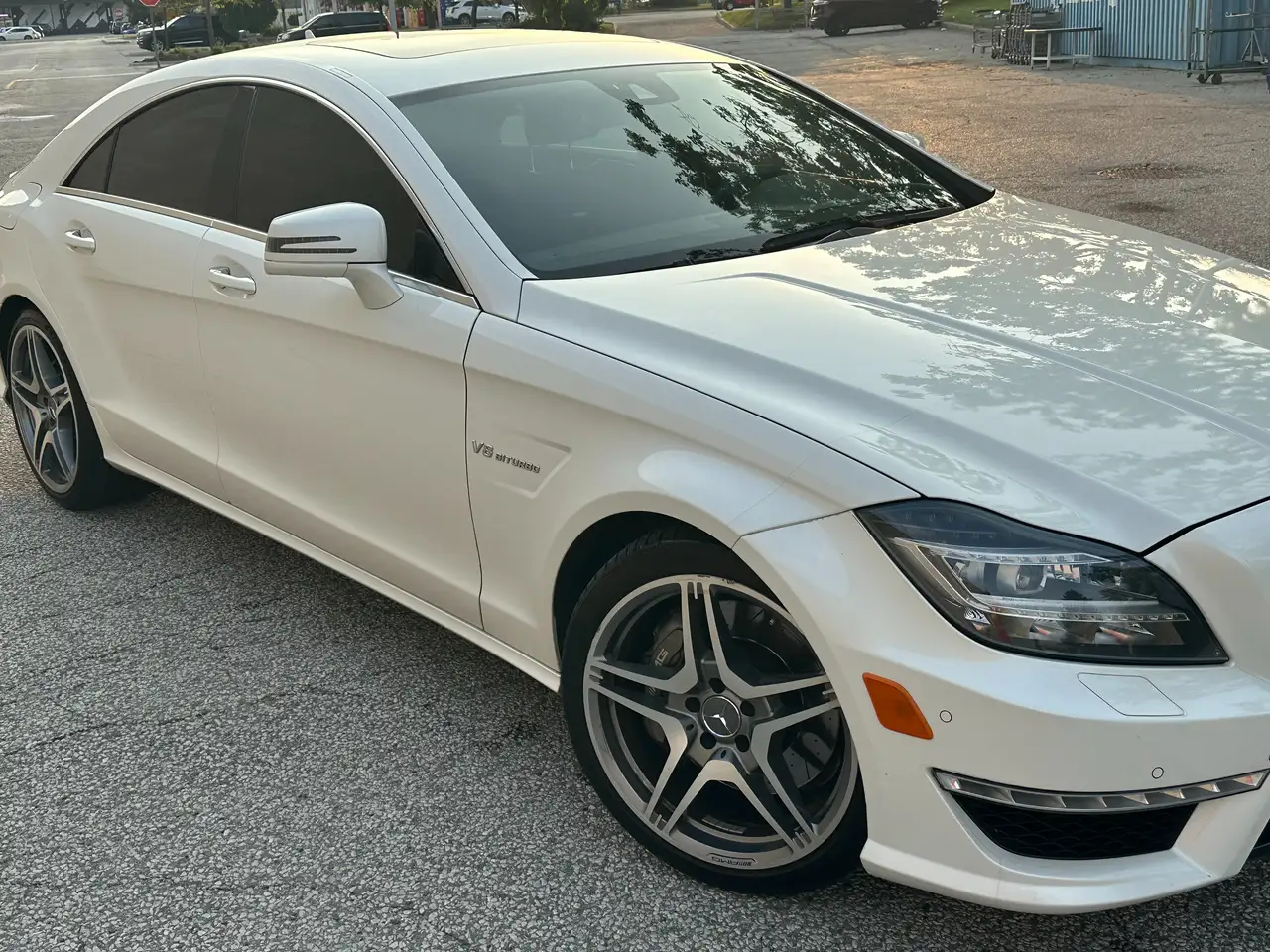 Mercedes-Benz CLS снимка Mercedes-Benz CLS