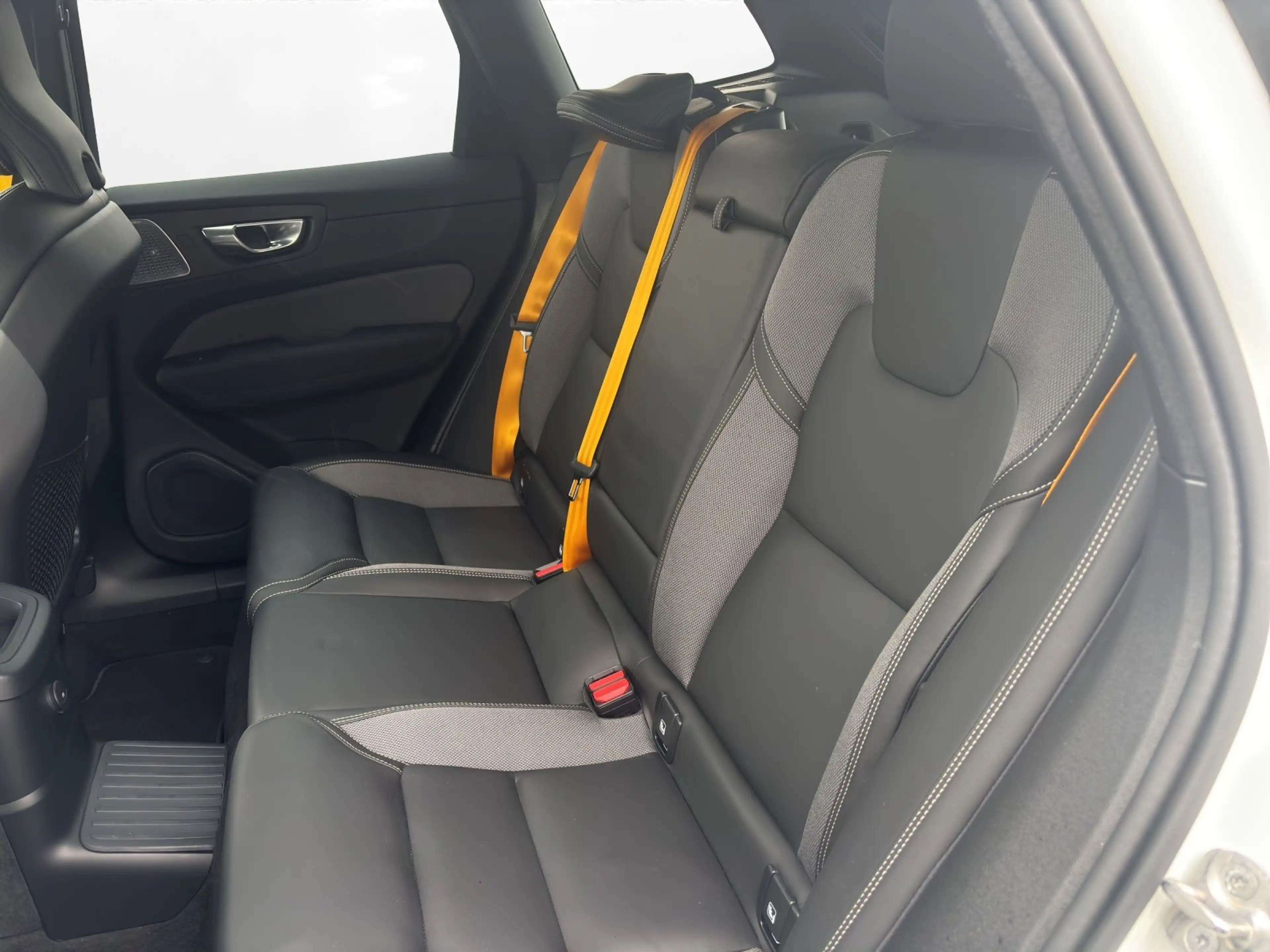 Volvo XC60 T8 AWD Polestar | AHK | LED — photo 11