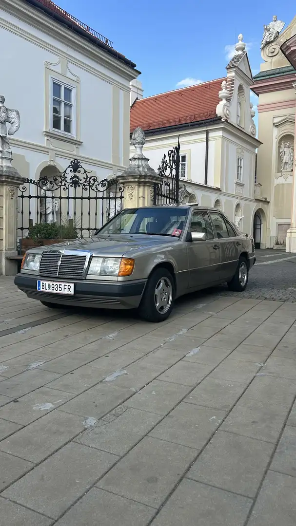Mercedes-Benz E 250 Ds. Aut. - 2