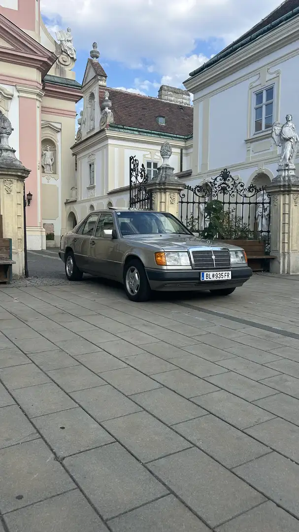 Mercedes-Benz E 250 Ds. Aut. - 1