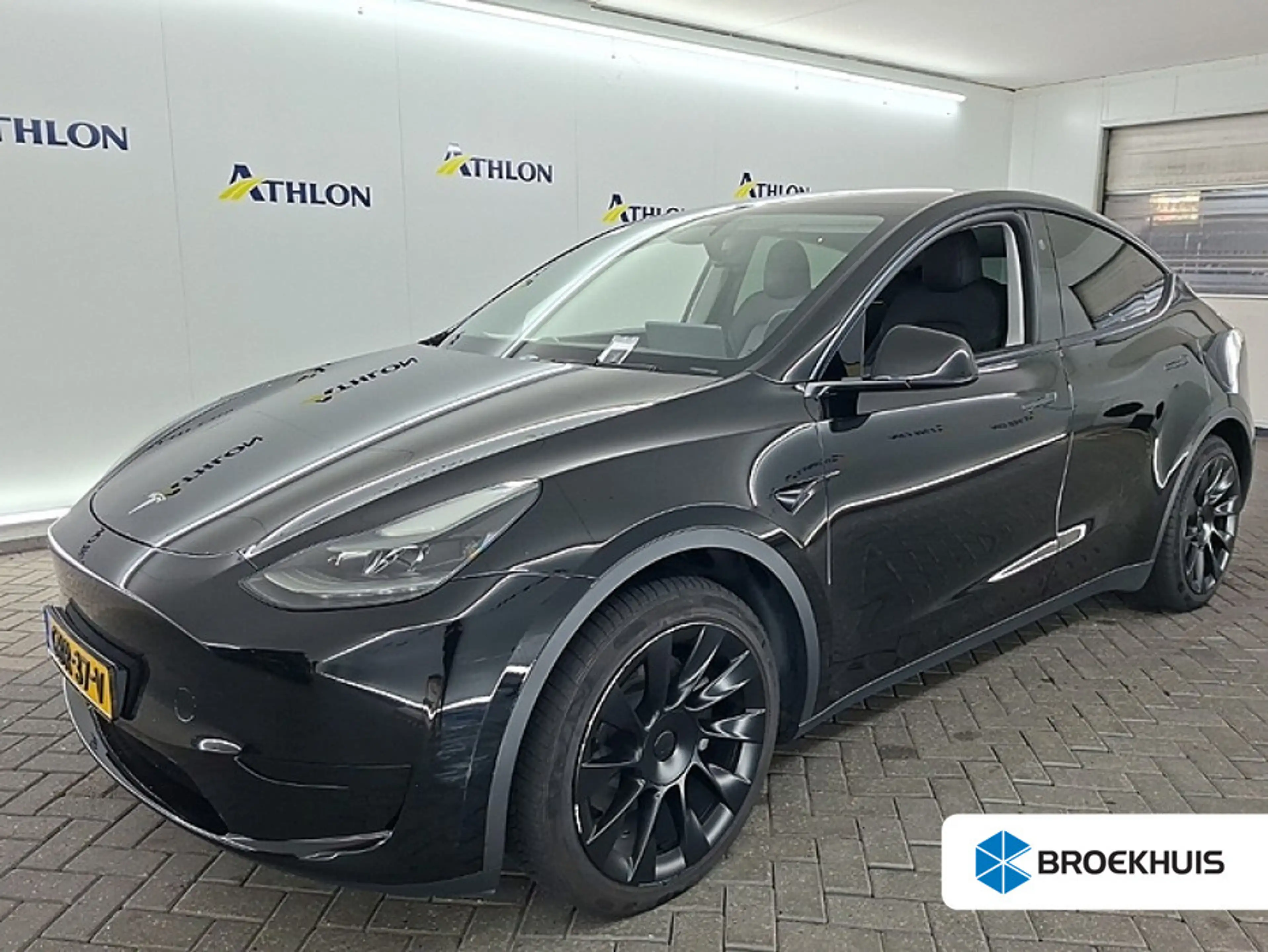 Tesla Model Y RWD 58 kWh | Panoramadak | Voorstoelen verwarmd |