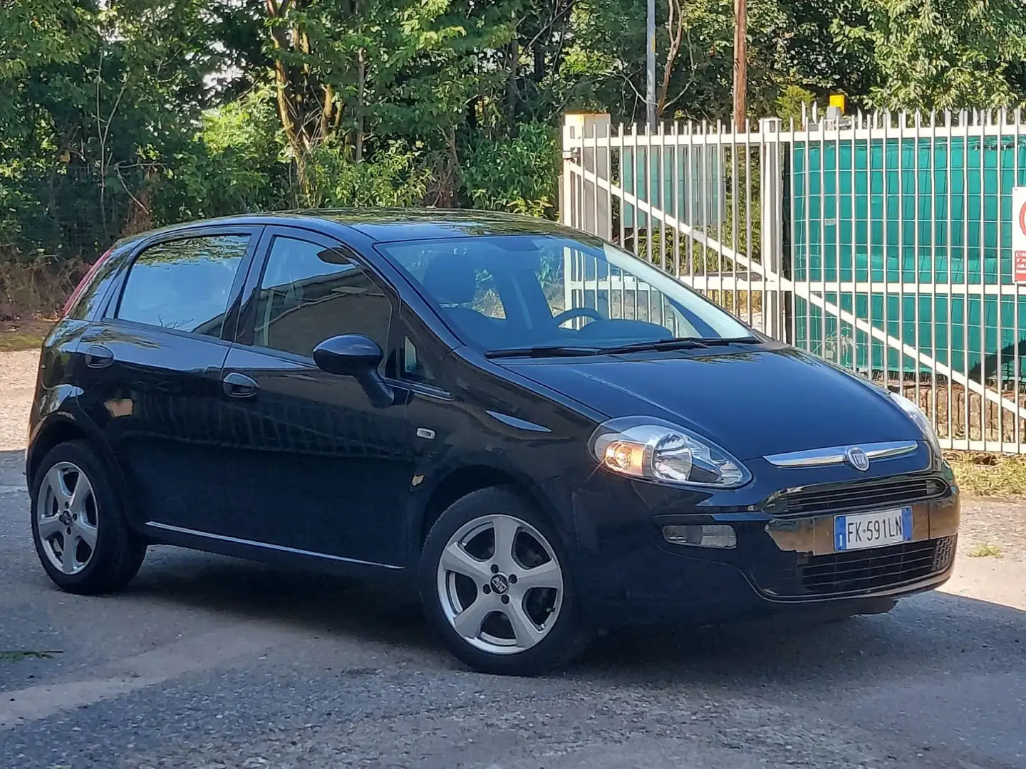 Fiat Punto 5p 1.2 Benzina ((NEOPATENTATI)) Nero - 2