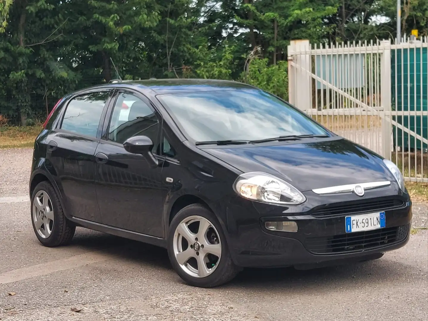 Fiat Punto 5p 1.2 Benzina ((NEOPATENTATI)) Noir - 1