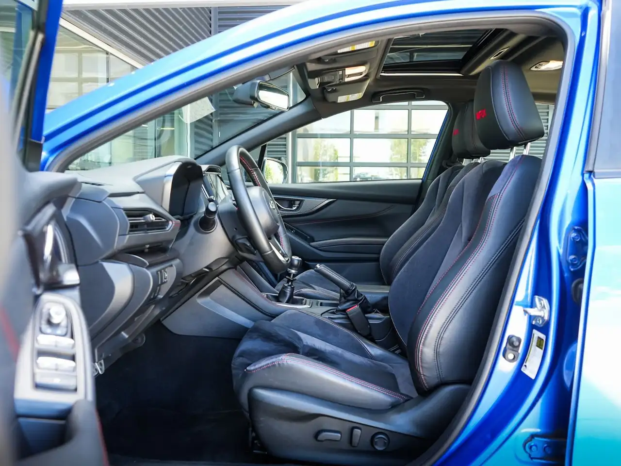 Subaru WRX снимка Subaru WRX