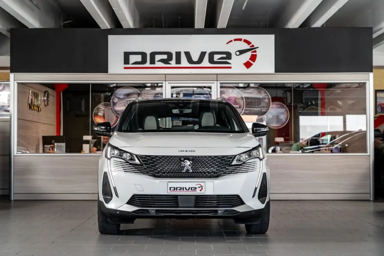 Peugeot 3008 Hybrid4 300 e-EAT8 GT Bianco - 2