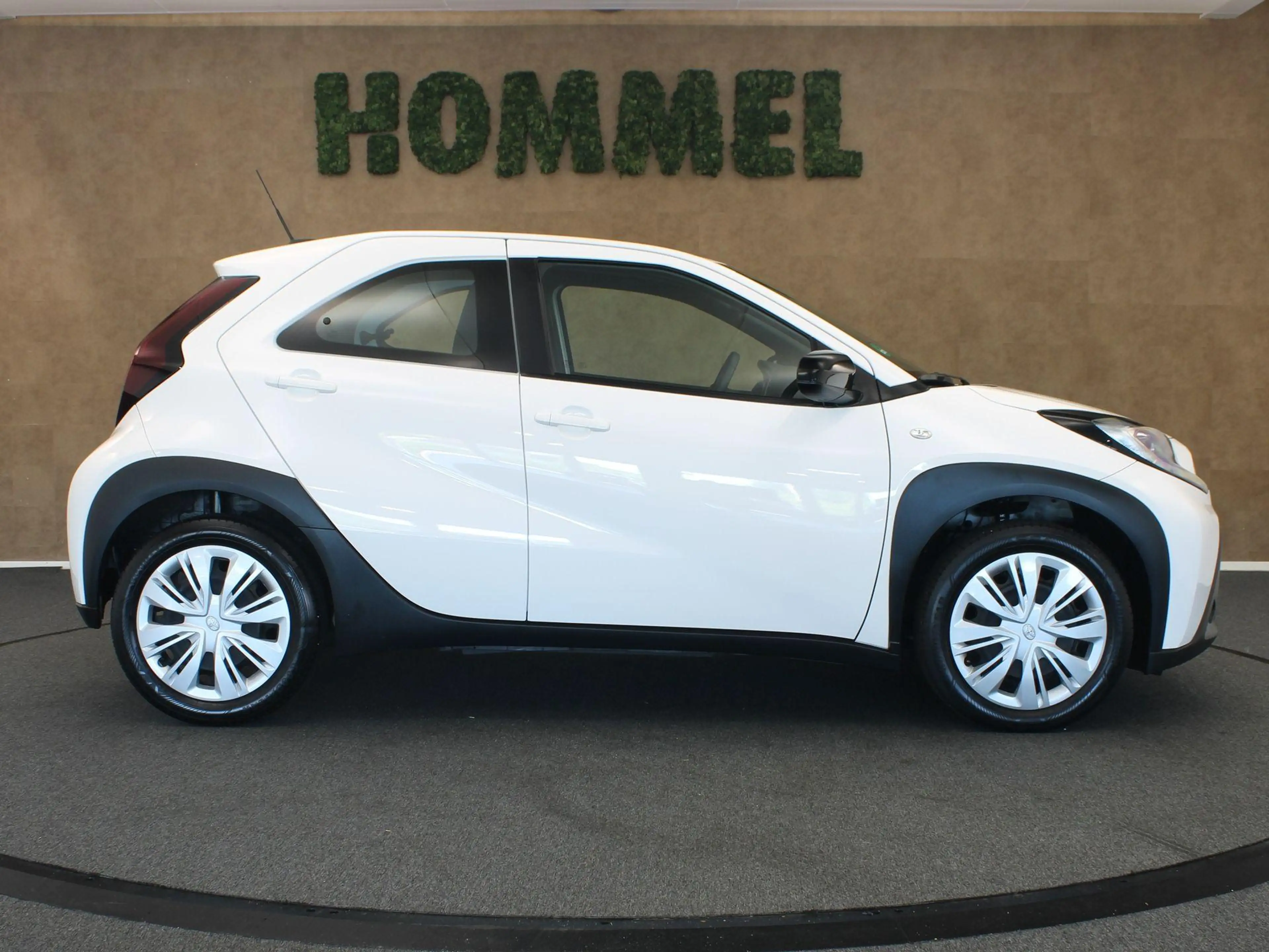 Toyota Aygo X 1.0 VVT-i MT Play - ORIGINEEL NEDERLANDSE AUTO - A — photo 13