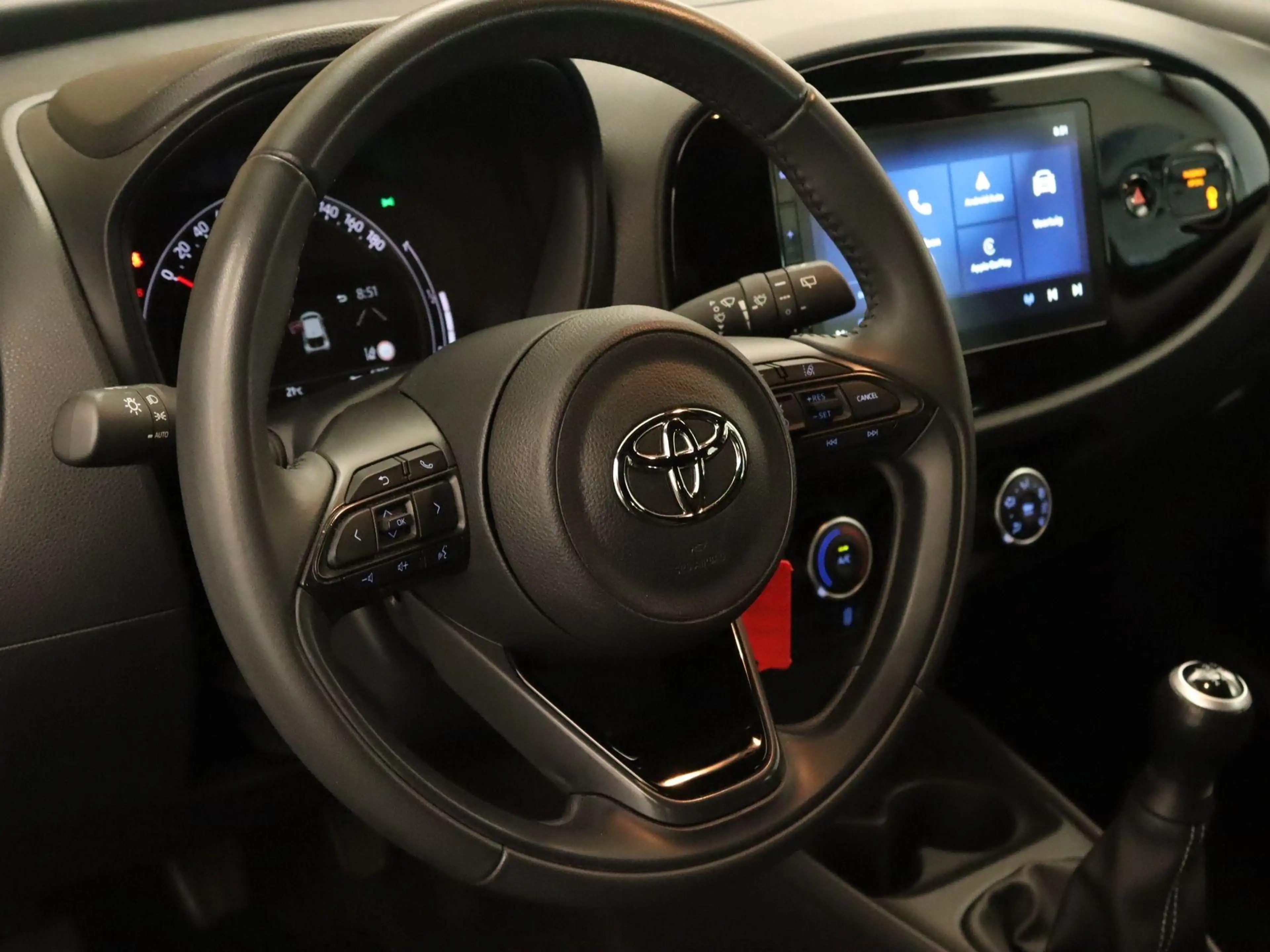 Toyota Aygo X 1.0 VVT-i MT Play - ORIGINEEL NEDERLANDSE AUTO - A — photo 2