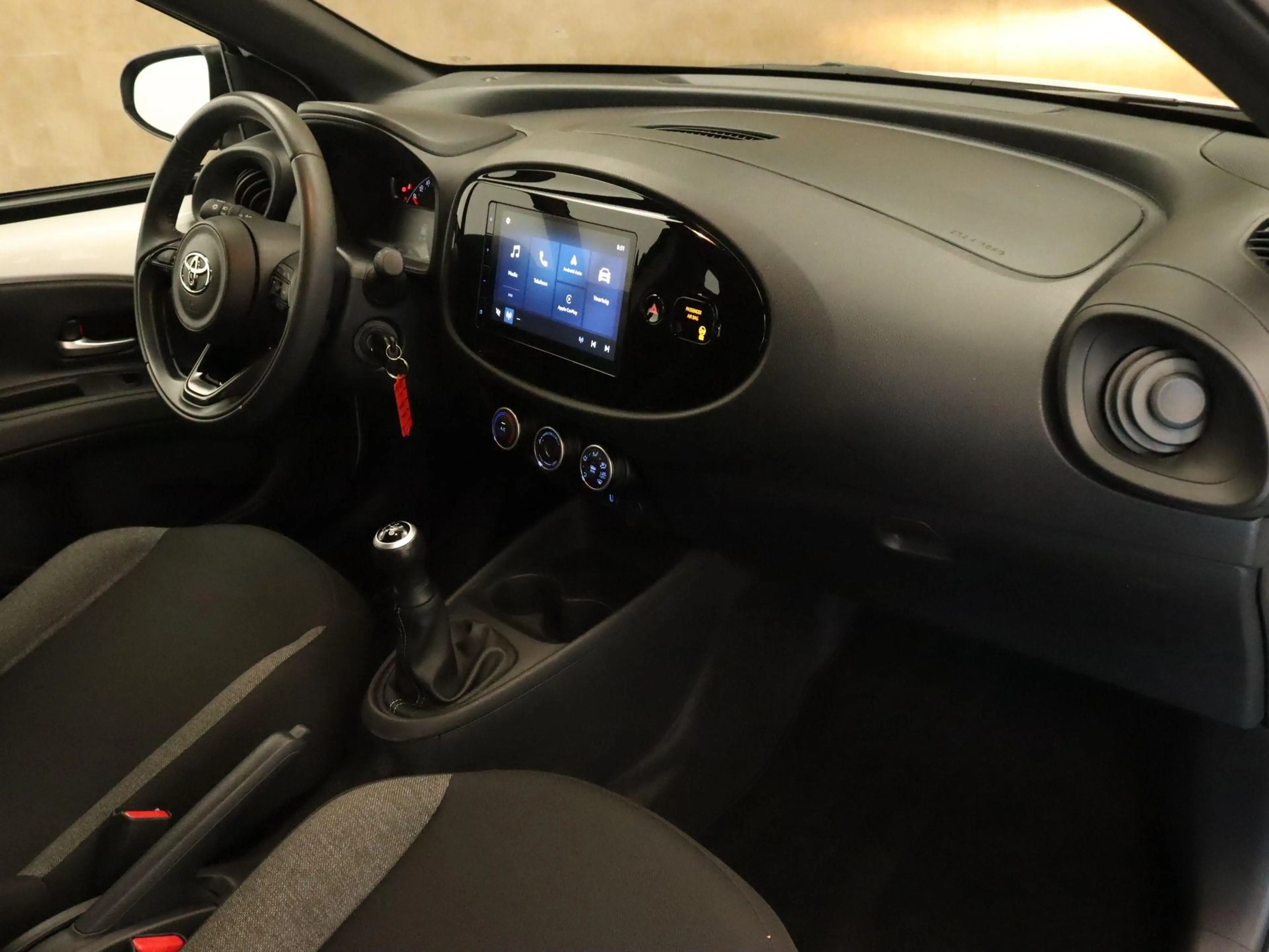 Toyota Aygo X 1.0 VVT-i MT Play - ORIGINEEL NEDERLANDSE AUTO - A — photo 9