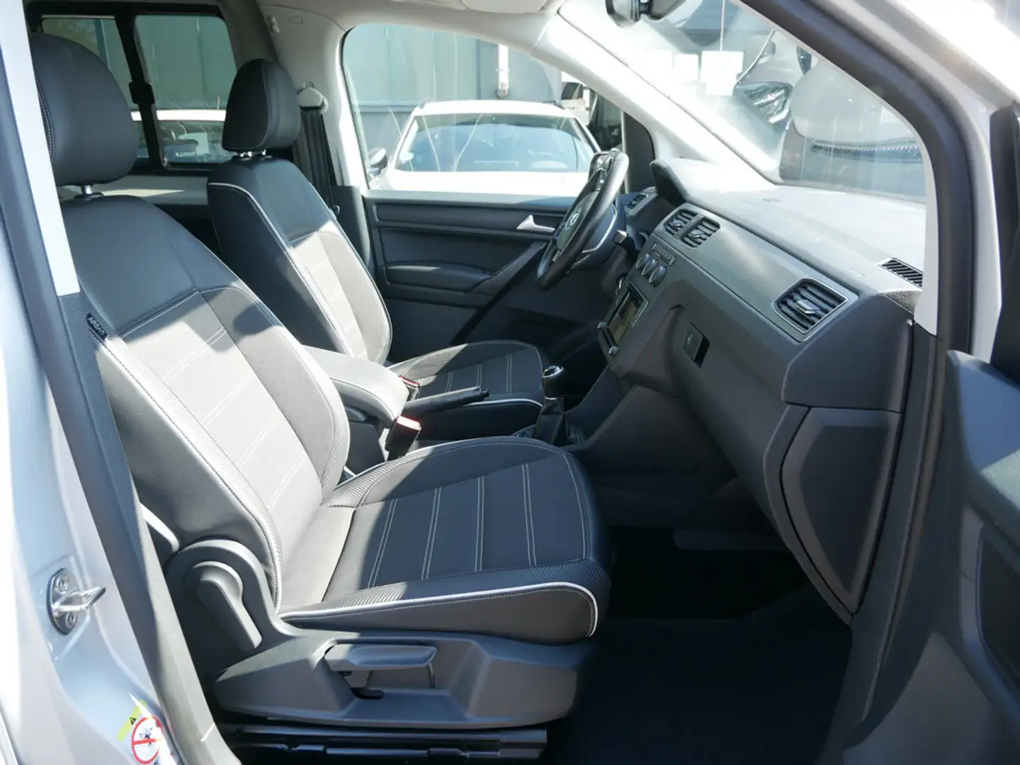 Volkswagen Caddy 1.4 TSI Edition 35 SHZ XENON NAVI W-LAN Silber - 2